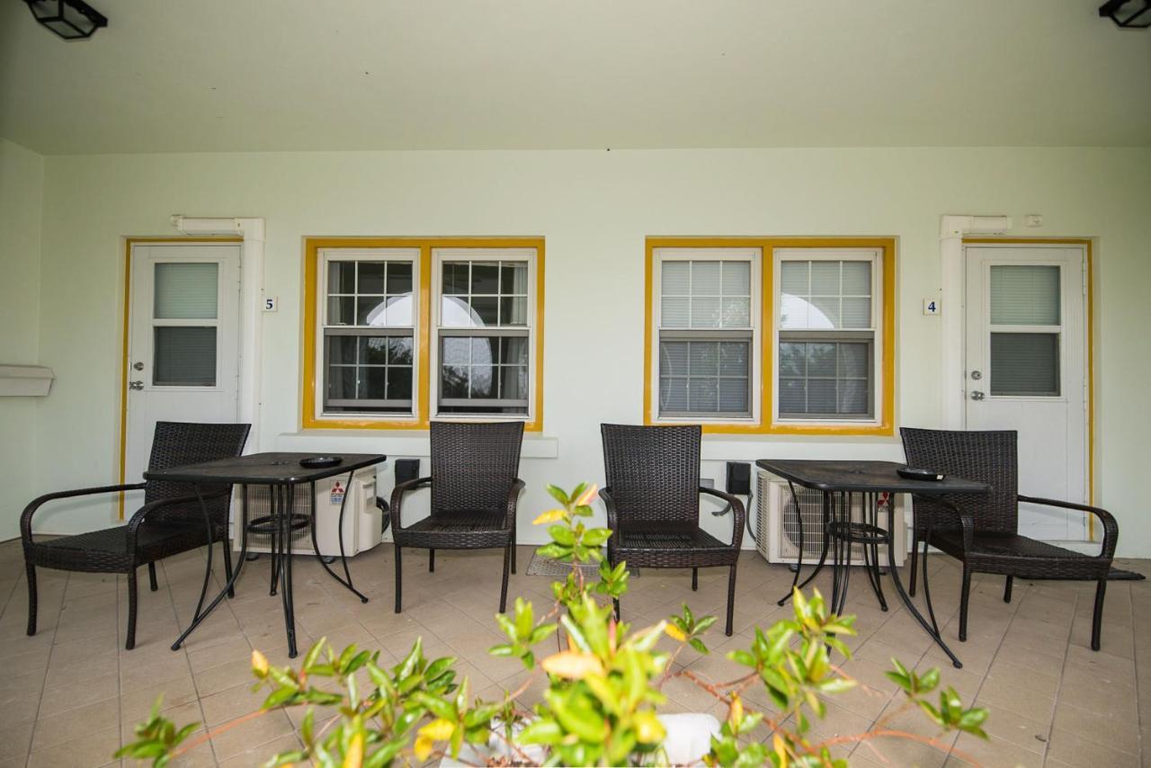Windsong Guest Apartments Pembroke Exterior foto